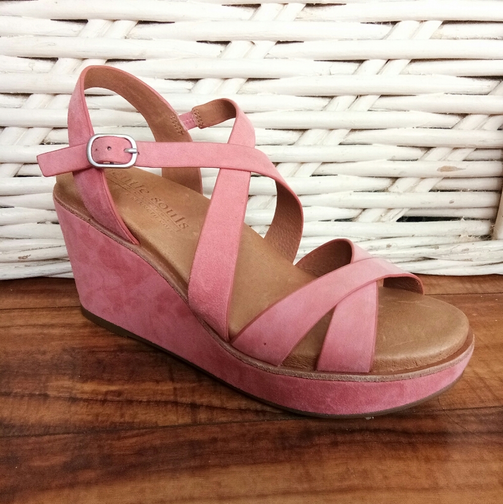 NWOT Kenneth Cole Gentle Souls Strappy Wedge - Picture 13 of 14